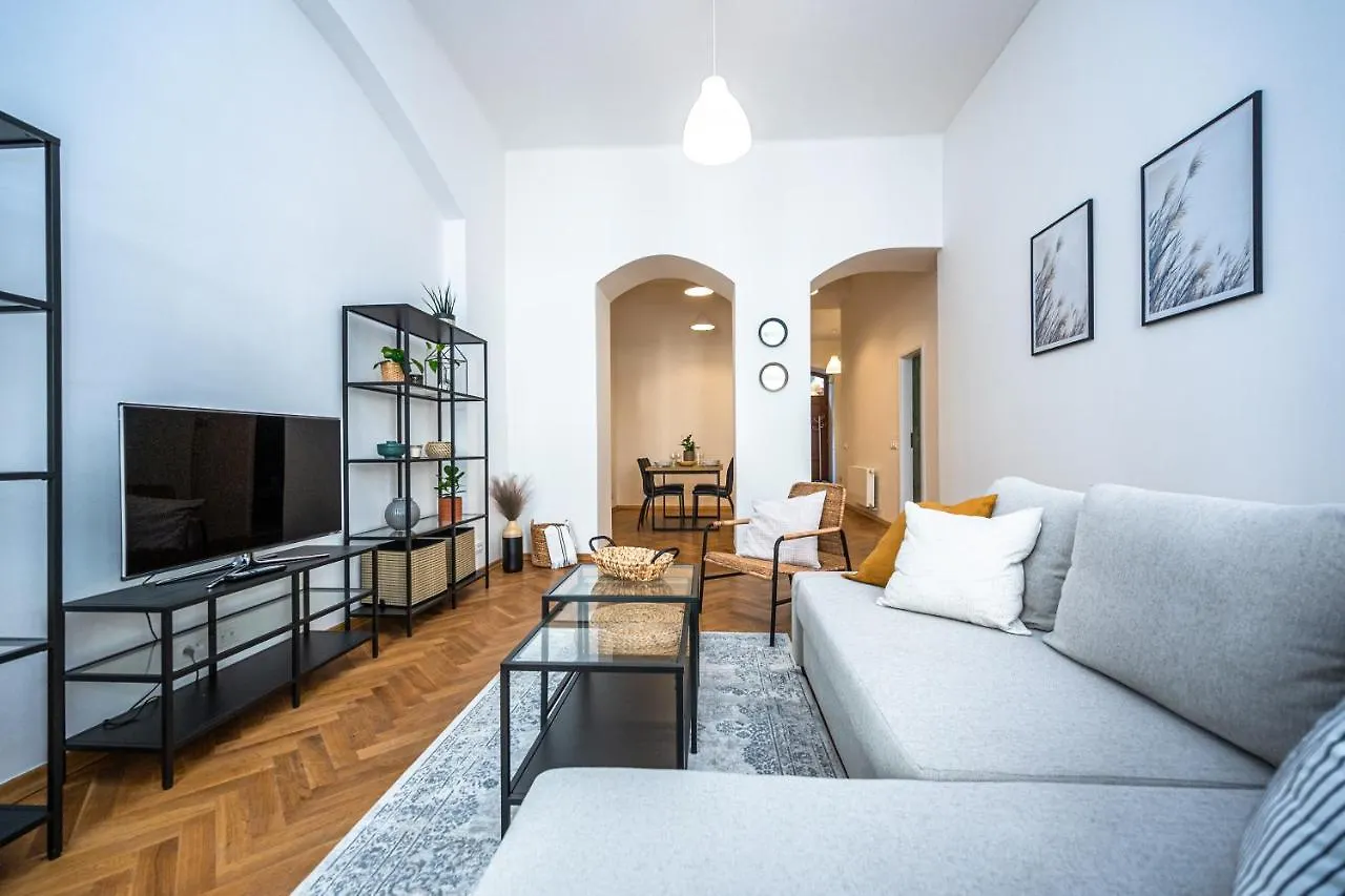 Charles Apartments In Old Town Prague