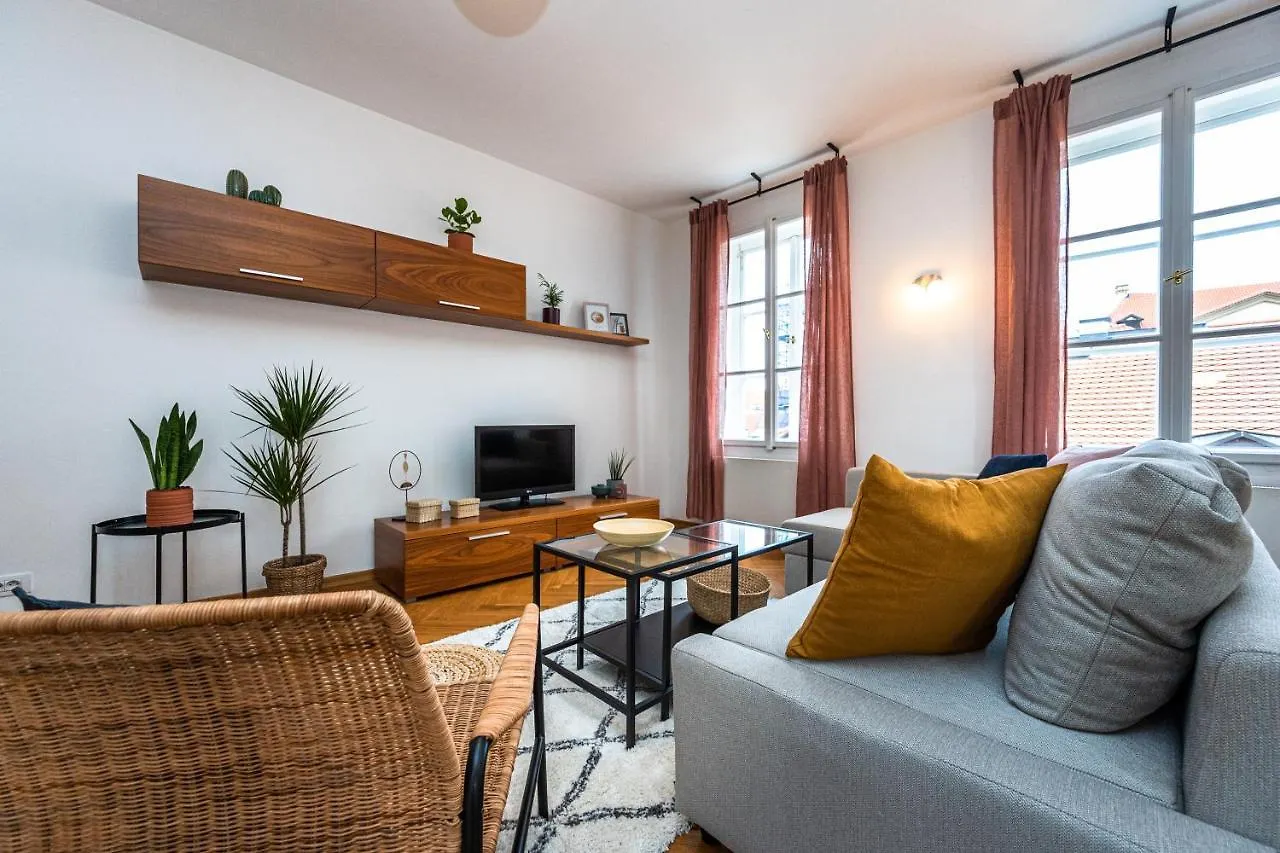 Charles Apartments In Old Town Prague