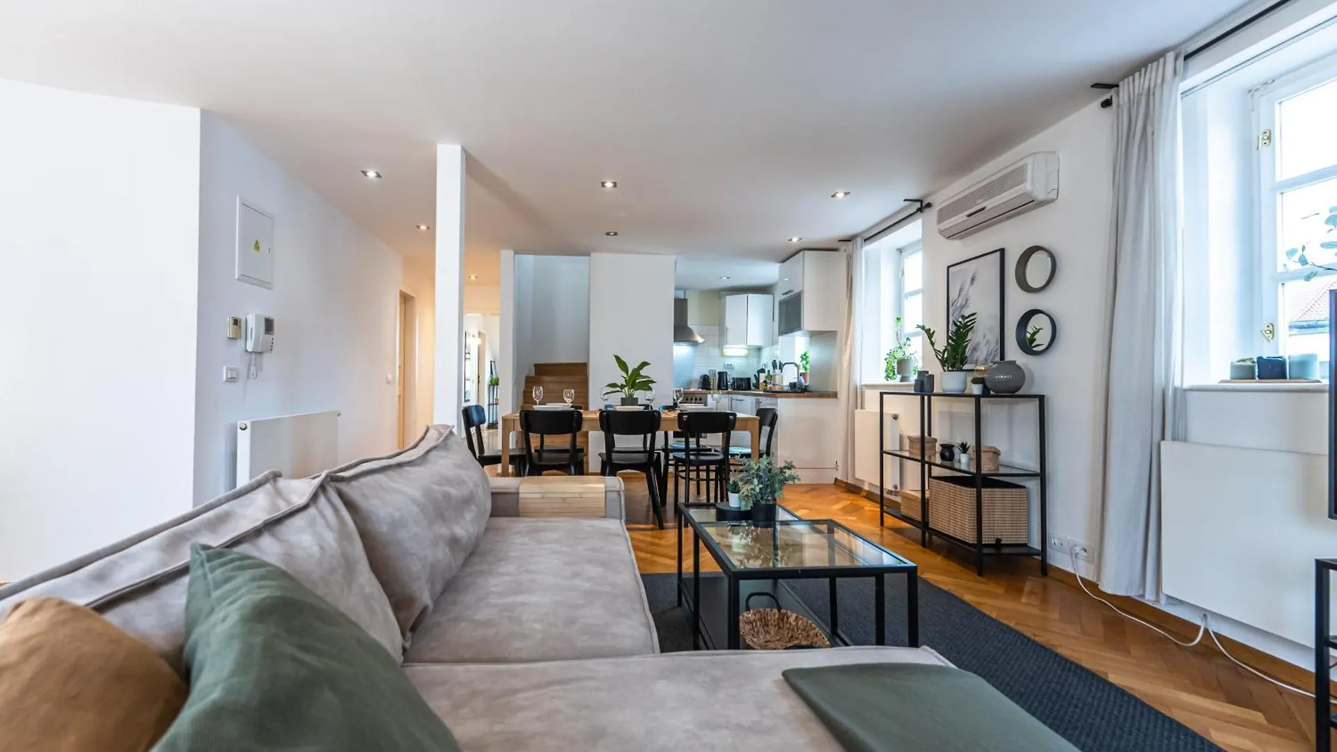 Charles Apartments In Old Town Prague