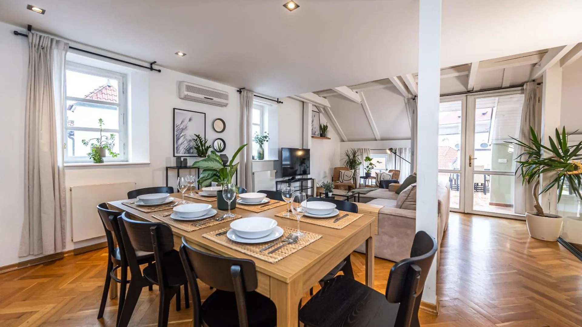 Charles Apartments In Old Town Prague