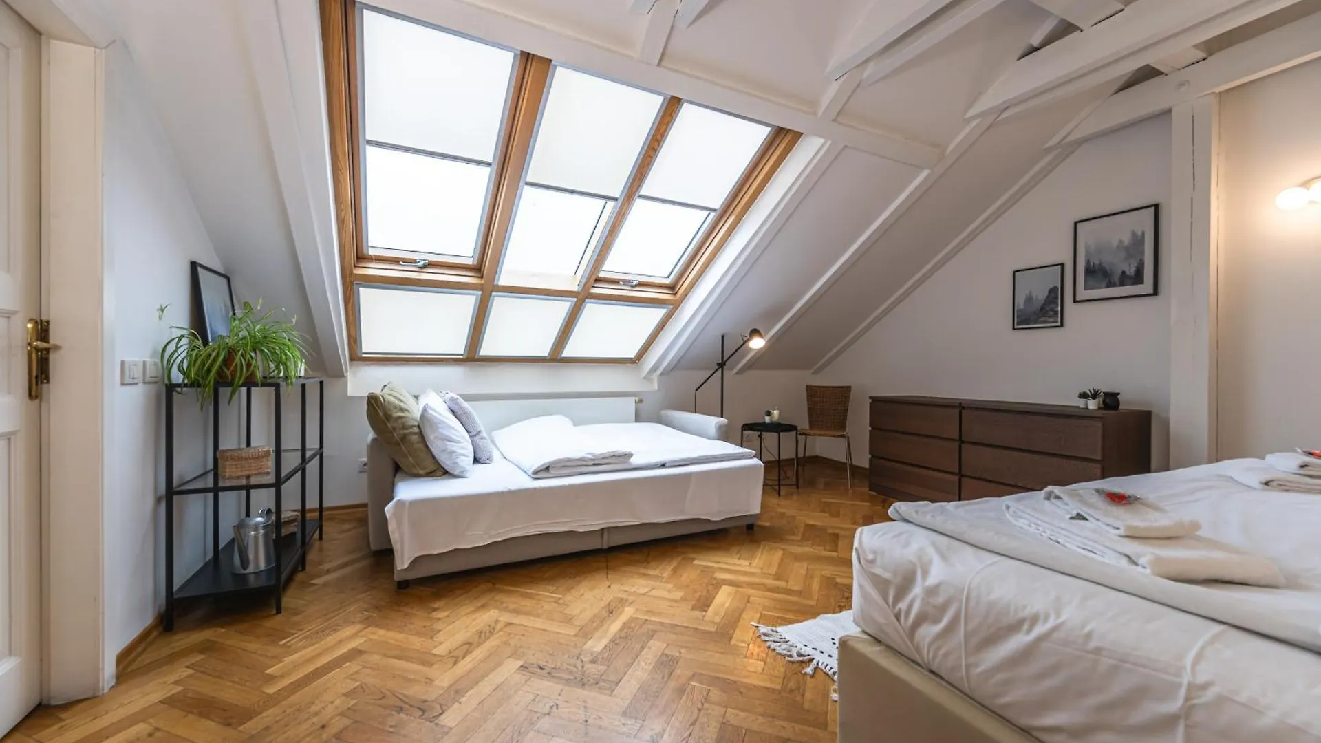 Charles Apartments In Old Town Prague