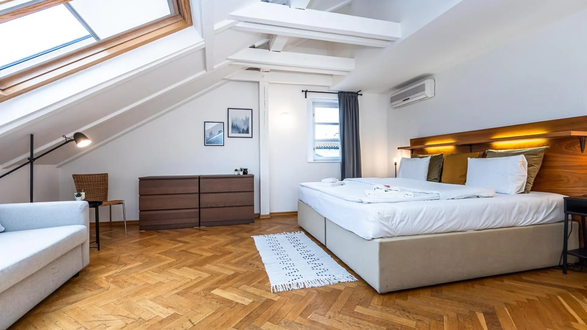 Charles Apartments In Old Town Prague