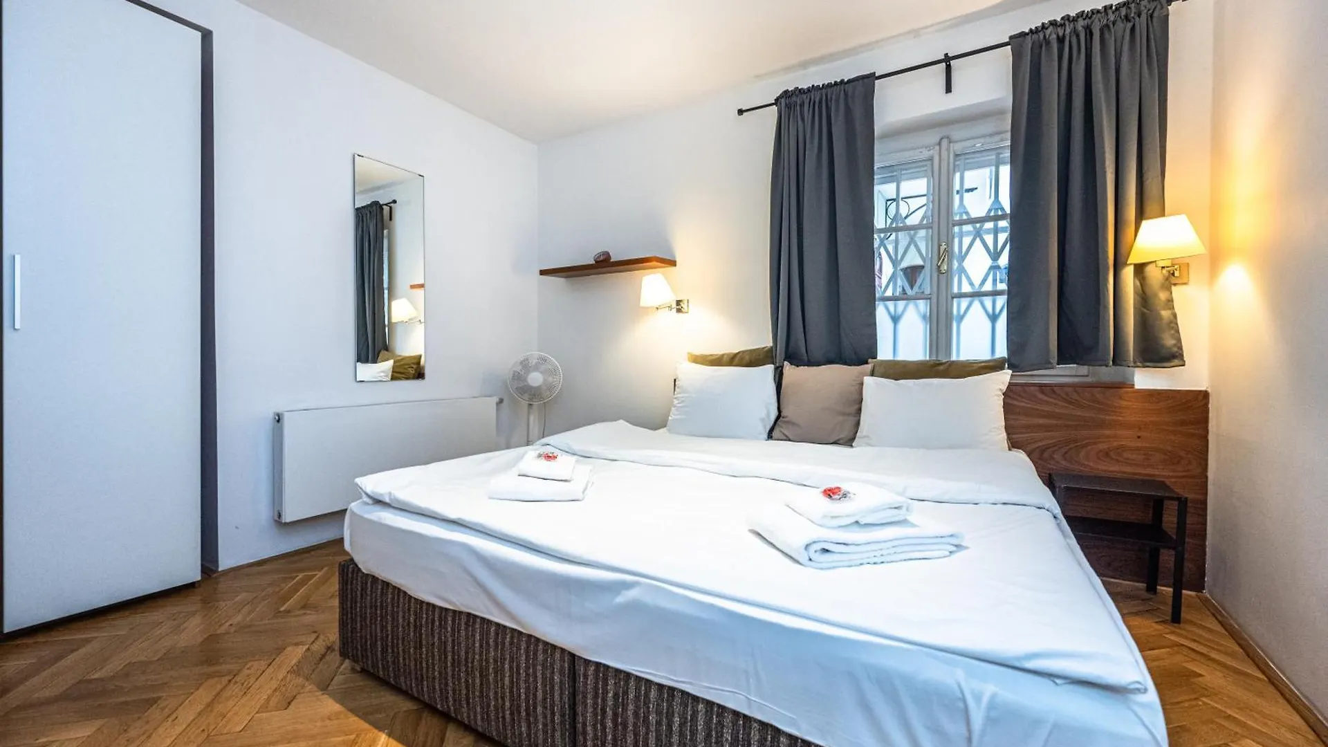 Charles Apartments In Old Town Prague