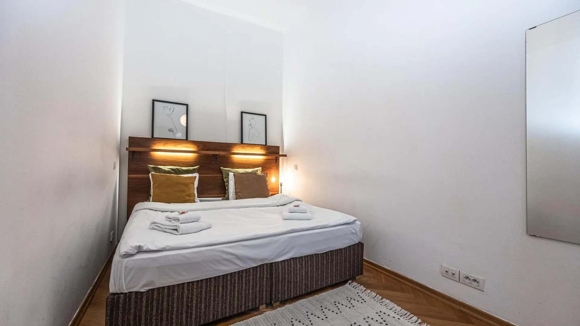 Charles Apartments In Old Town Prague