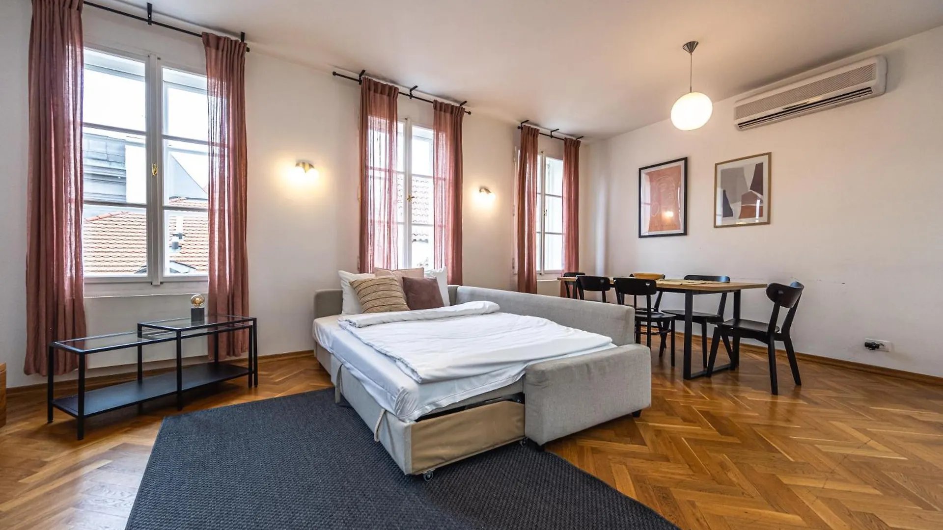 Charles Apartments In Old Town Prague