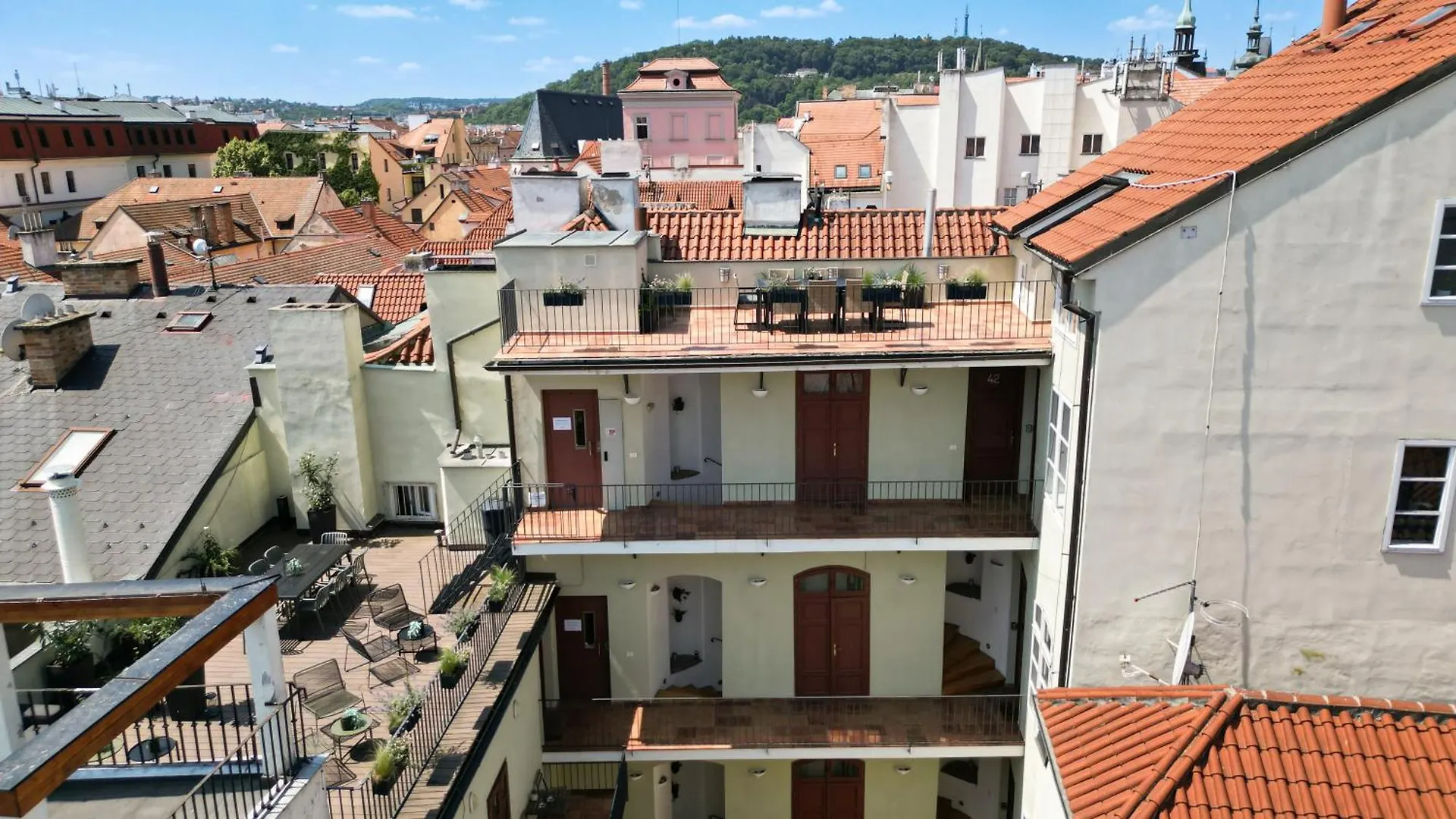 Charles Apartments In Old Town Prague