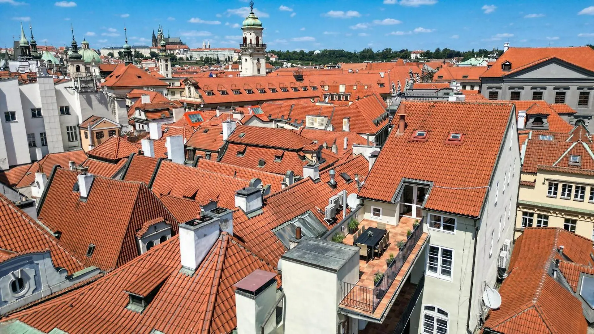 Charles Apartments In Old Town Prague