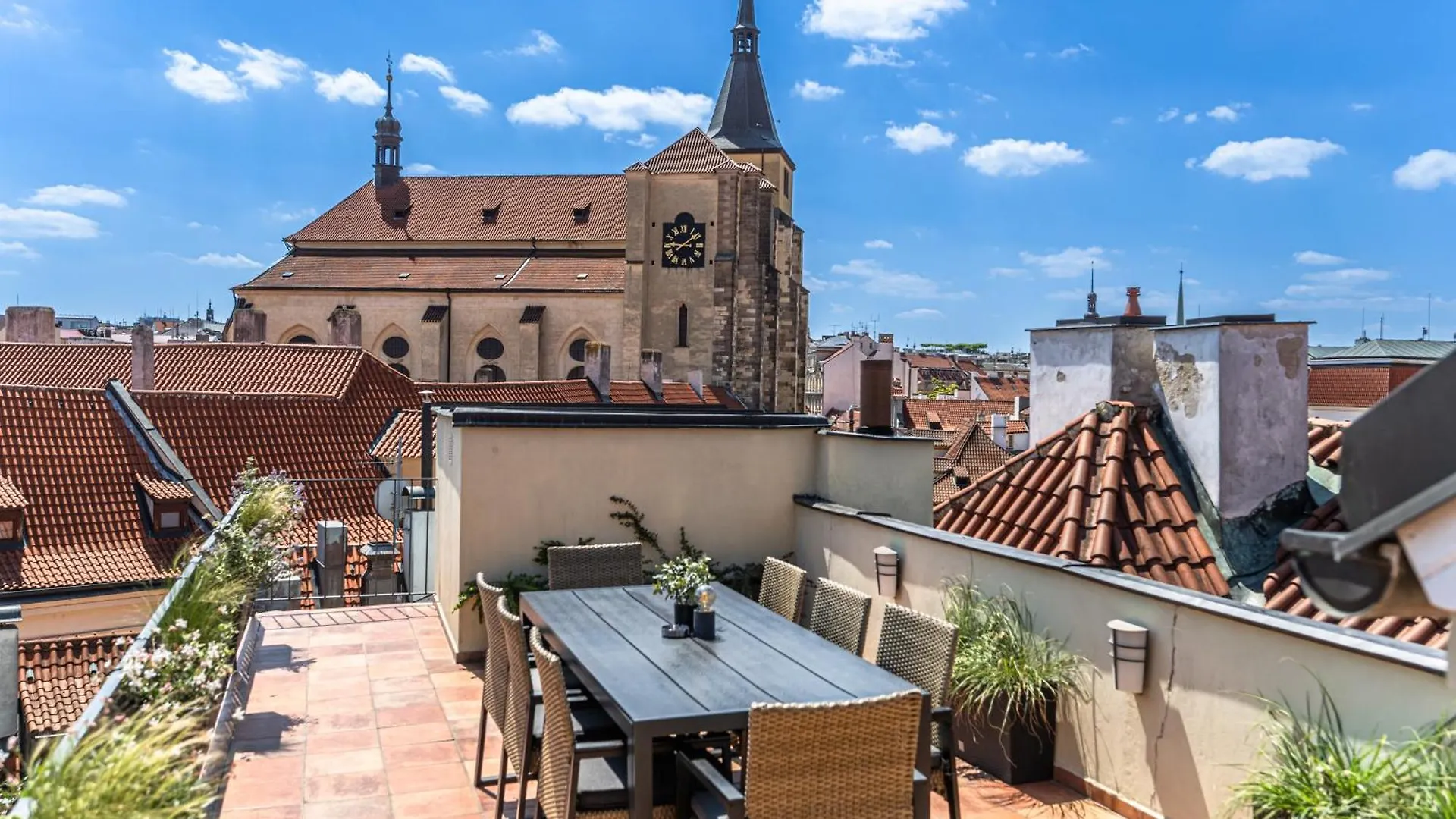 Charles Apartments In Old Town Prague